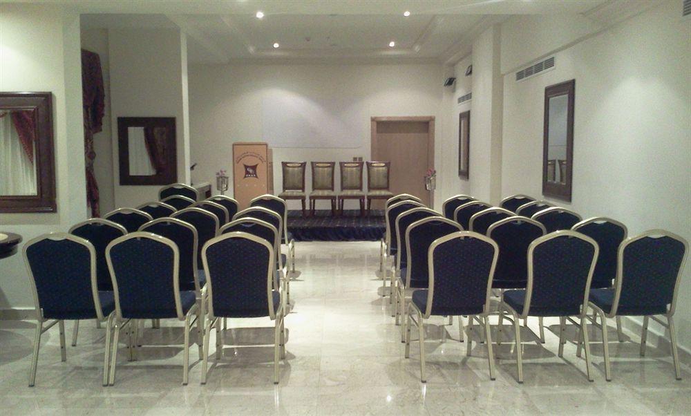 Cayam Hotel Доха Екстериор снимка
