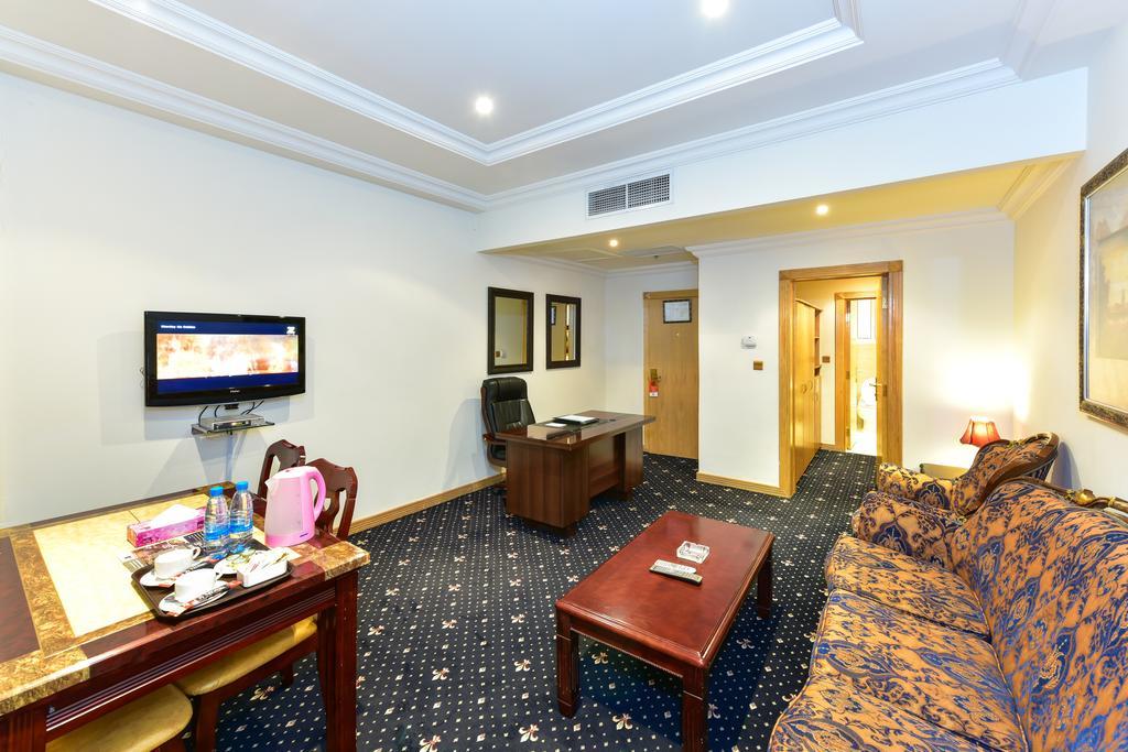 Cayam Hotel Доха Екстериор снимка