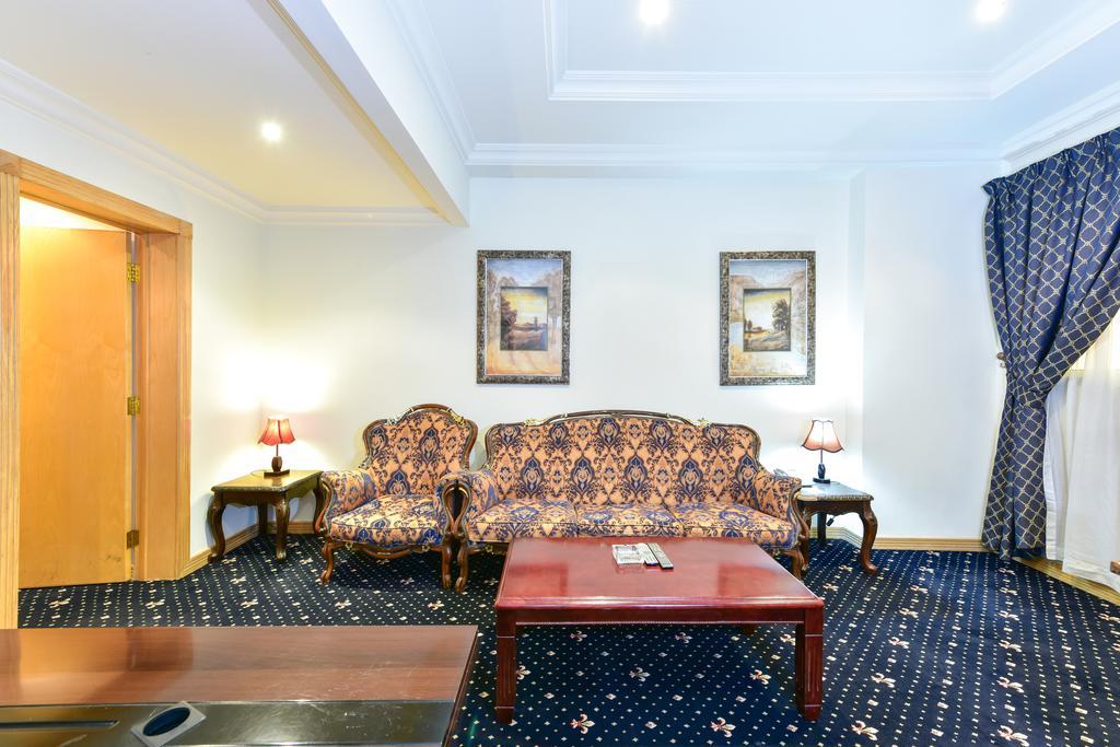 Cayam Hotel Доха Екстериор снимка