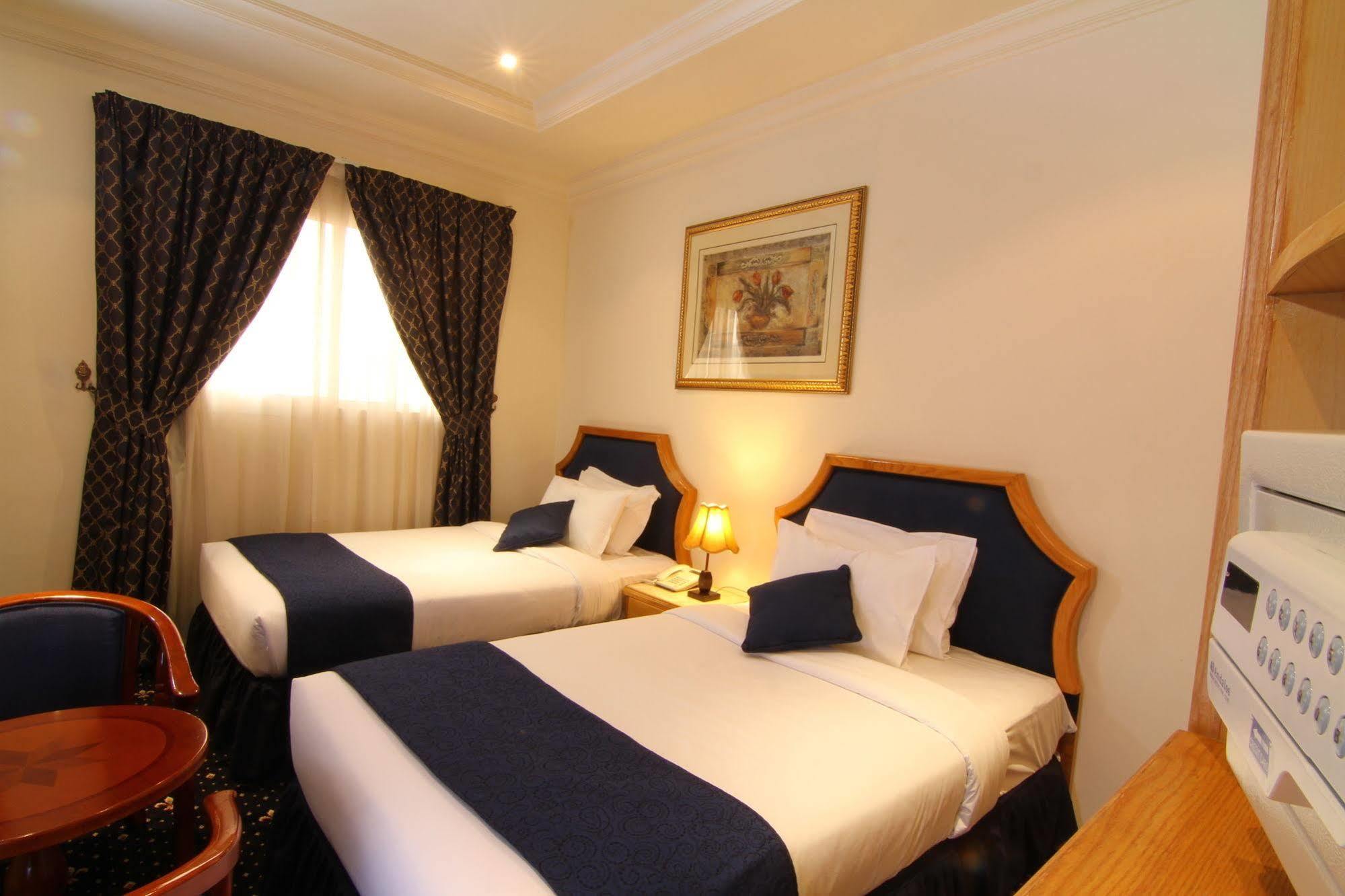 Cayam Hotel Доха Екстериор снимка