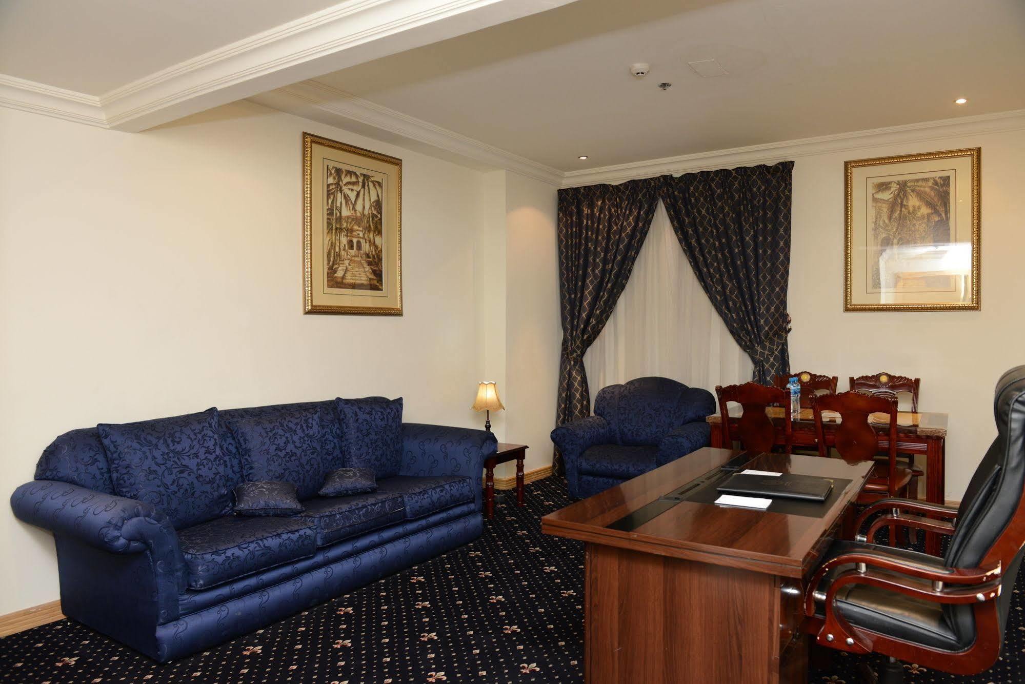 Cayam Hotel Доха Екстериор снимка