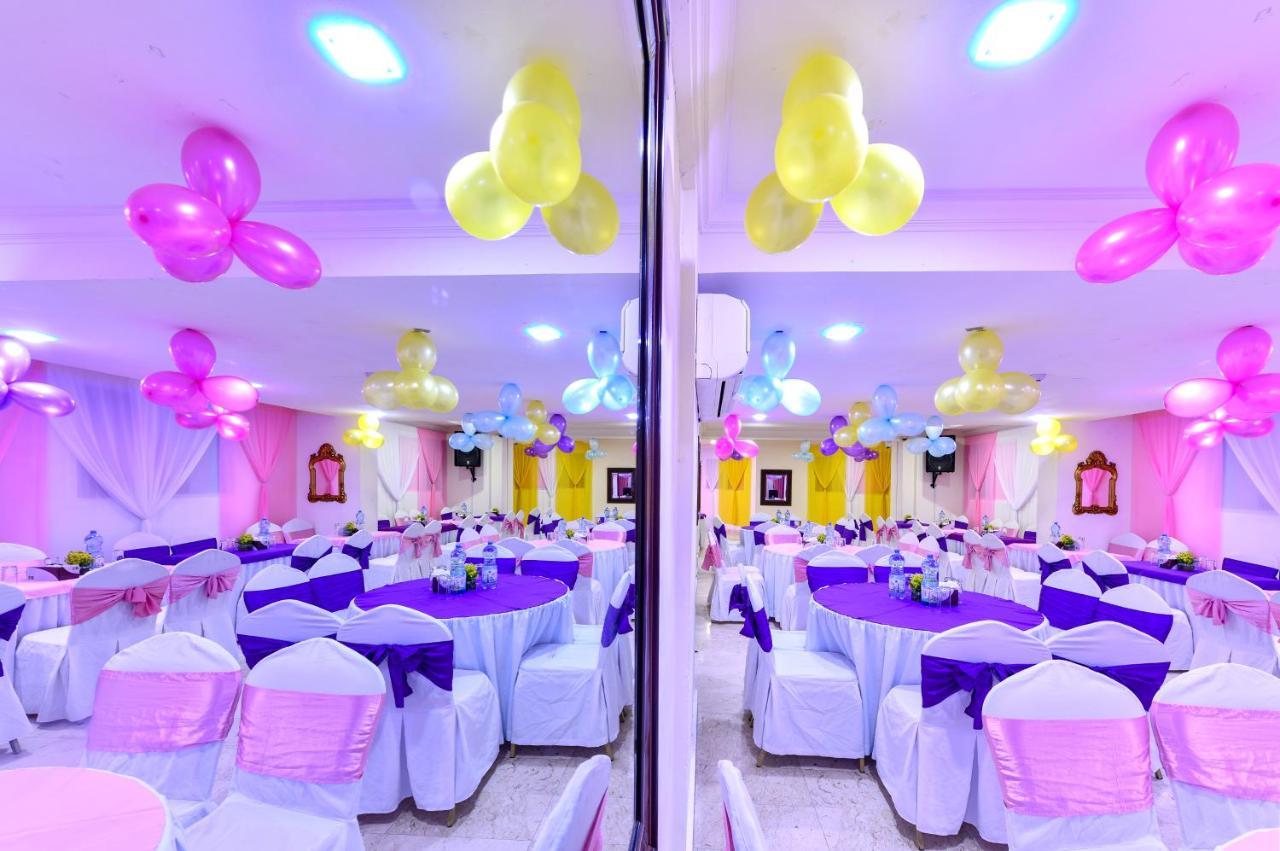 Cayam Hotel Доха Екстериор снимка